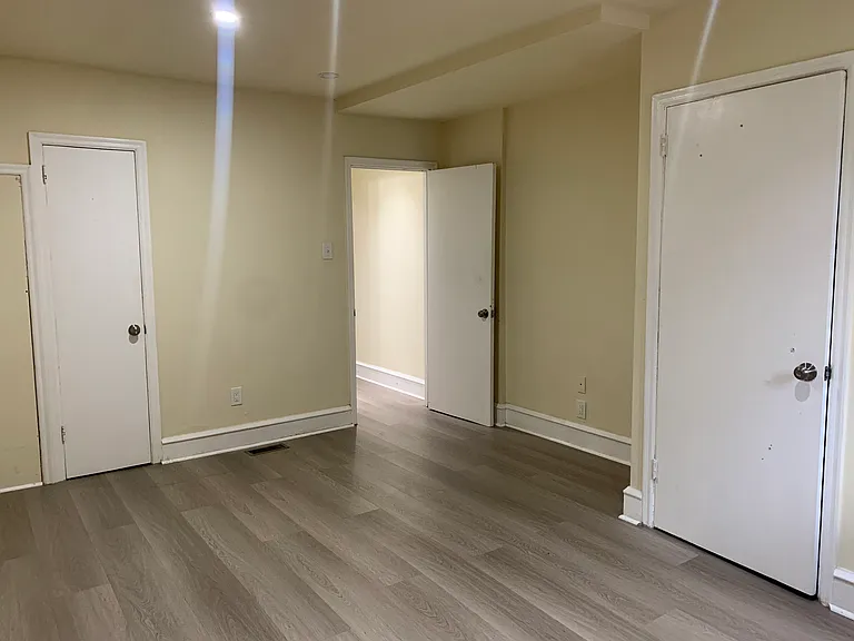1106 Pine St #1R — Photo 7