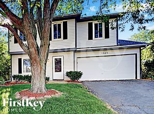 1525 Cumberland Rd, Aurora, IL 60504