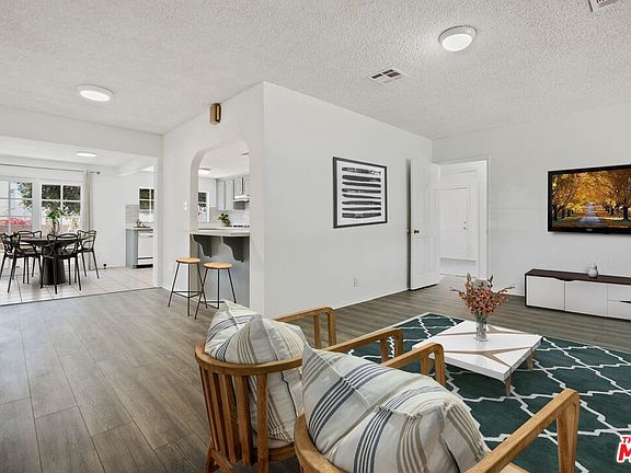 3rd image of 8221 Laurel Canyon Blvd
