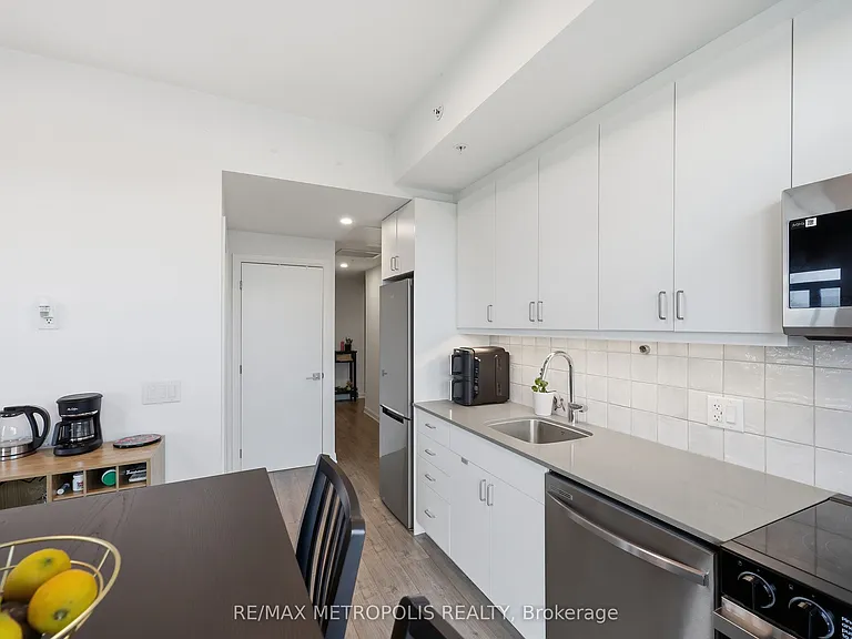 223 Princess St #709 — Photo 5