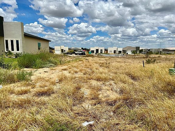 2nd image of 6706 El Bosal Ln