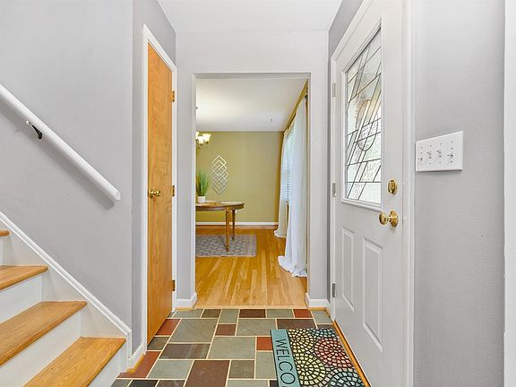5th image of 10514 Gloria Ave