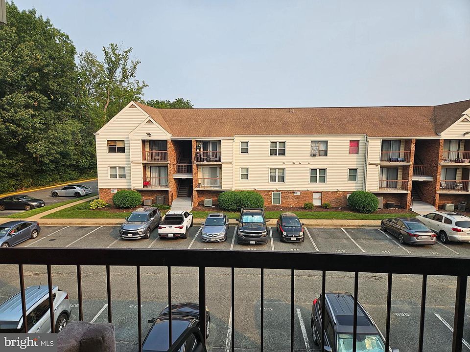 1st image of 200 Buckingham Ln APT 303
