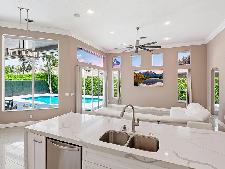 21653 Marigot Dr — Photo 32