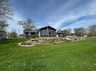 344 N Oak St, Vesta, MN 56292