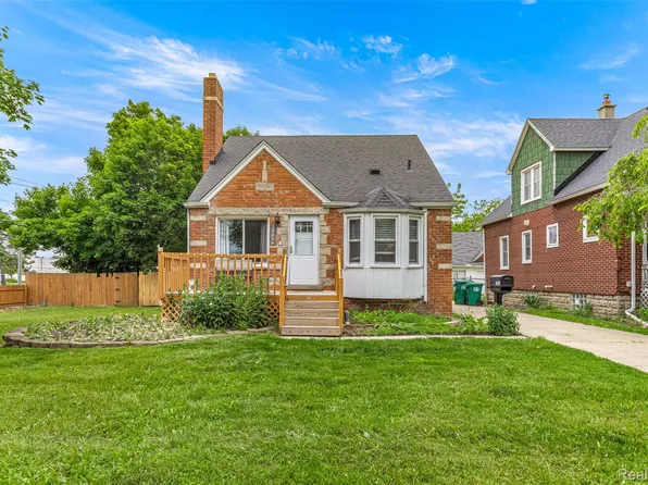 29046 Krauter St, Garden City, MI 48135