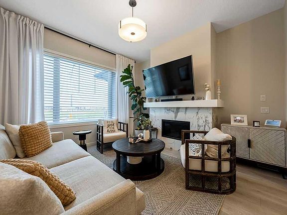 4th image of 655 E Marine Dr SE