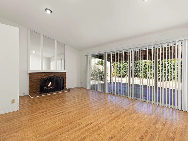 2170 Jefferson Ave — Photo 7