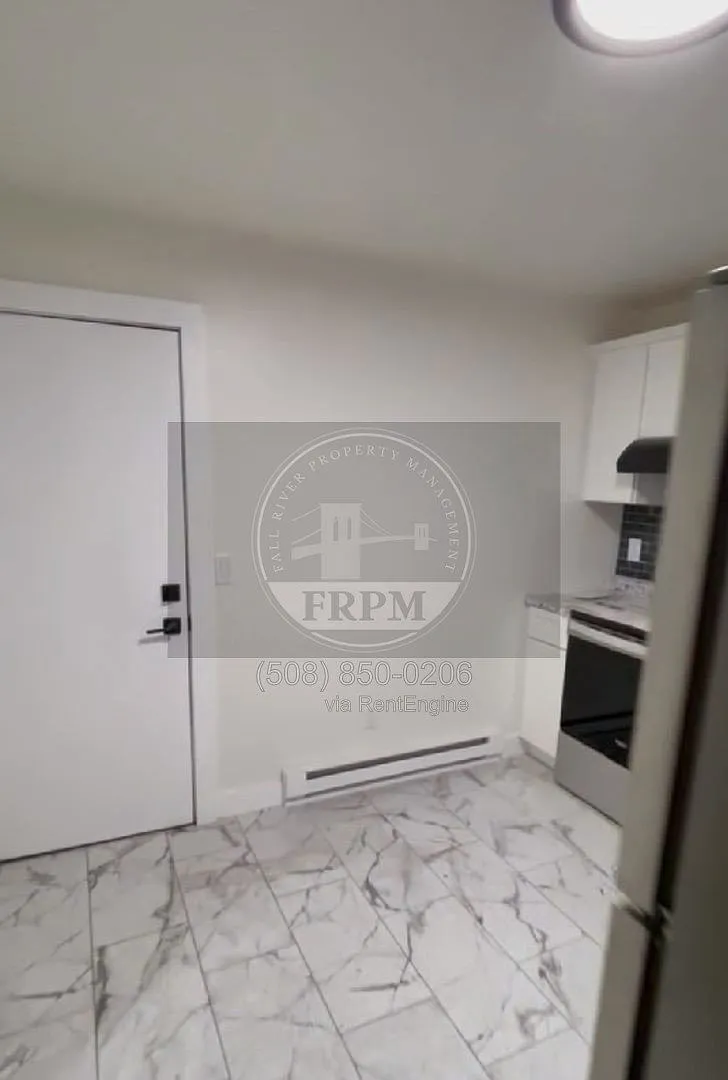 2 bed, 1.0 bath, $1,650 — Photo 4