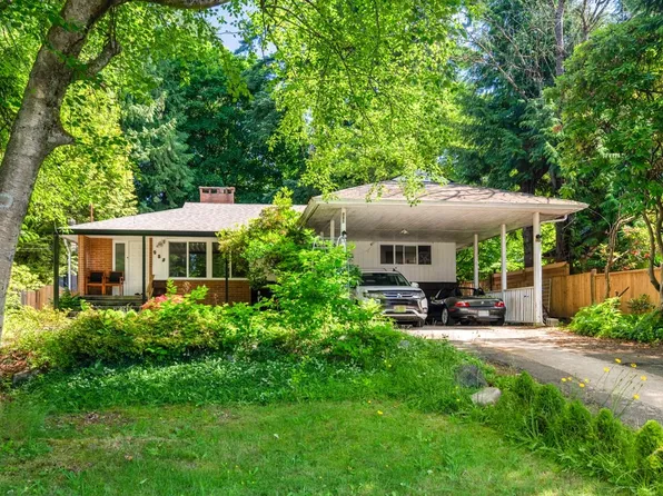 985 Wallace Wynd, Pt Moody, BC V3H 1B6