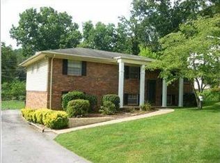 1406 Highcrest Dr, Hixson, TN 37343