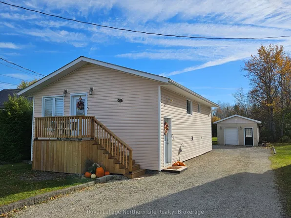 472 Albert St E, Temiskaming Shores, ON P0J 1K0