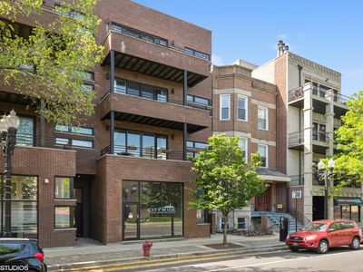 1927 W Irving Park Rd #2, Chicago, IL, 60618