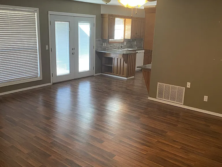1023 E Dell Ave — Photo 8