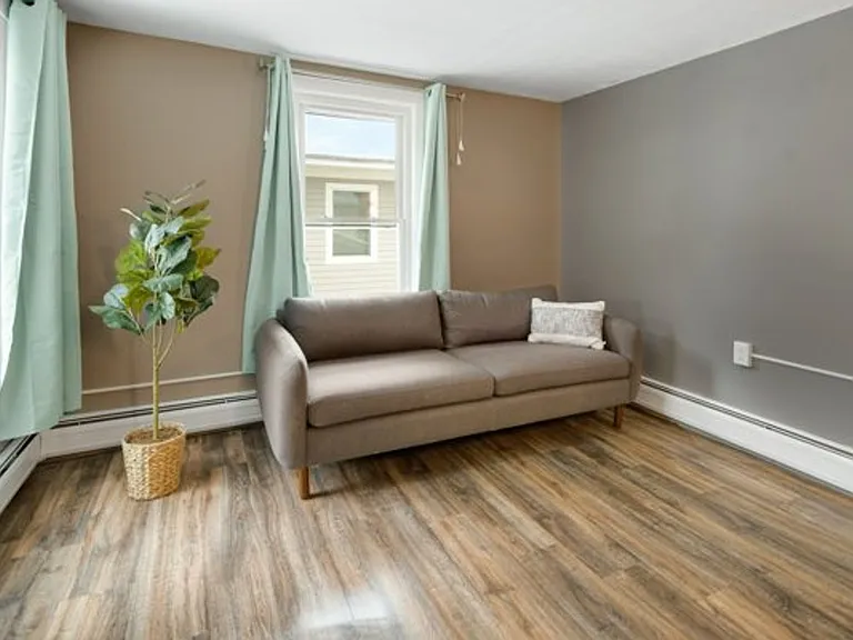 518 Linn St — Photo 39