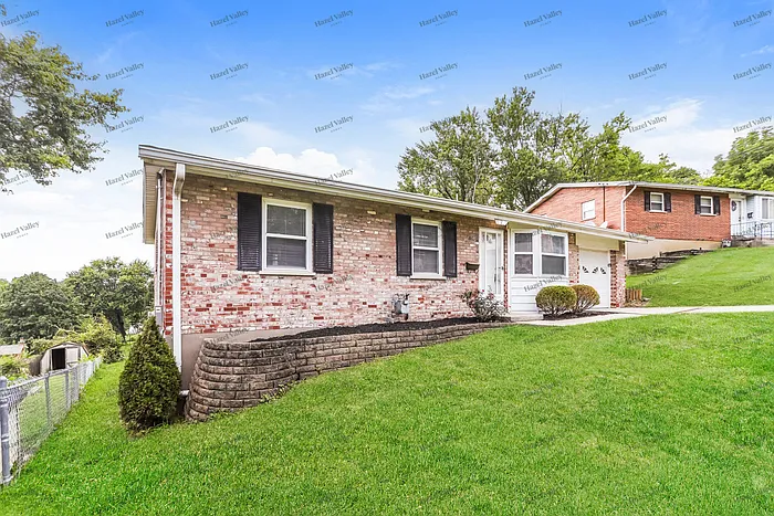 3 bed, 1.0 bath, 1095 sqft, $1,750 — Photo 4