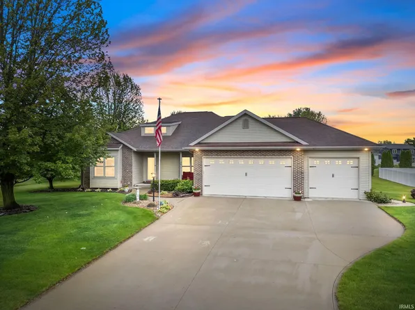 4077 E Oldfield Dr, Leesburg, IN 46538