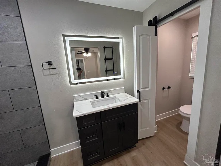 721 W Jordan St — Photo 9