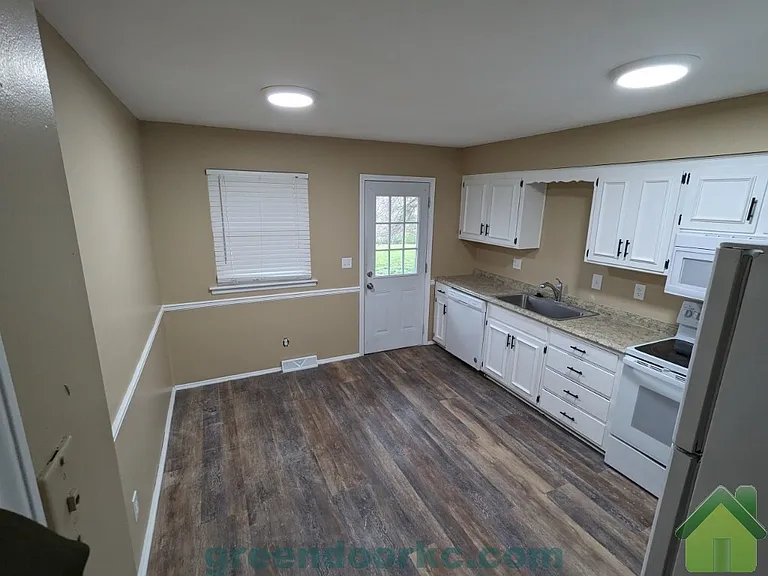 837 S Lindenwood Dr #837 — Photo 5