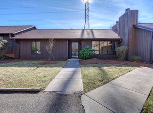 2407 Cottage Pl, Greensboro, NC 27455