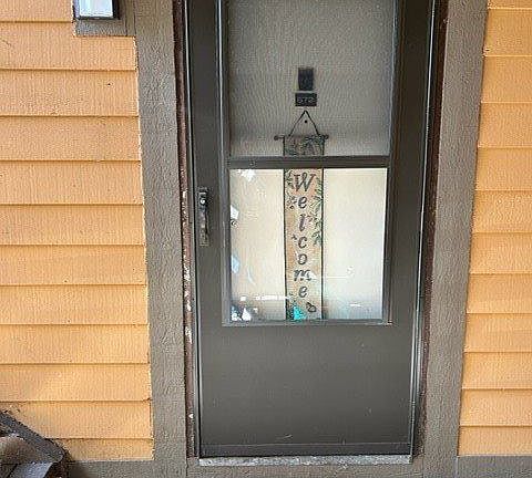 3rd image of 572 Village Blvd N