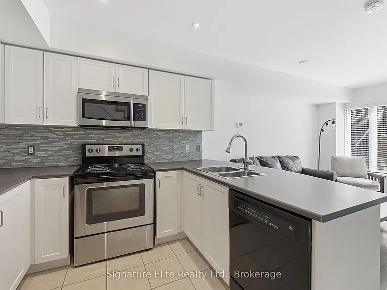 42 Western Battery Rd #718 — Photo 6