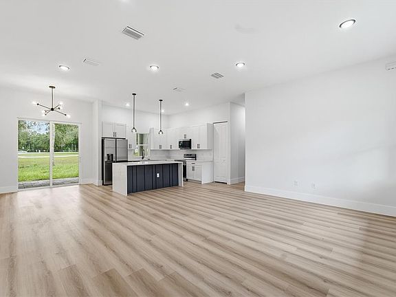 3rd image of 3812 E WALKER STREET