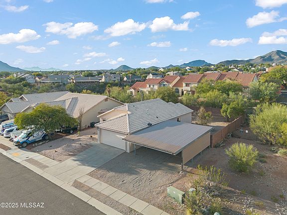 4th image of 2125 N Jacamar Ln