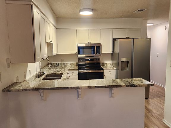 3rd image of 5001 Grande Dr APT 321