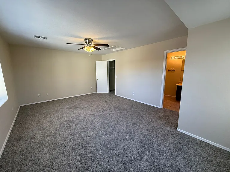 11214 W Pierce St — Photo 9