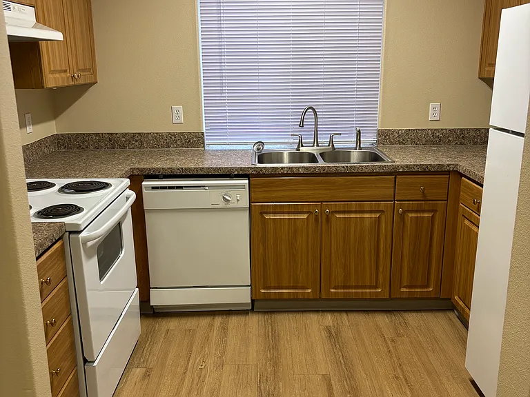 Las Briasas Apartments — Photo 13