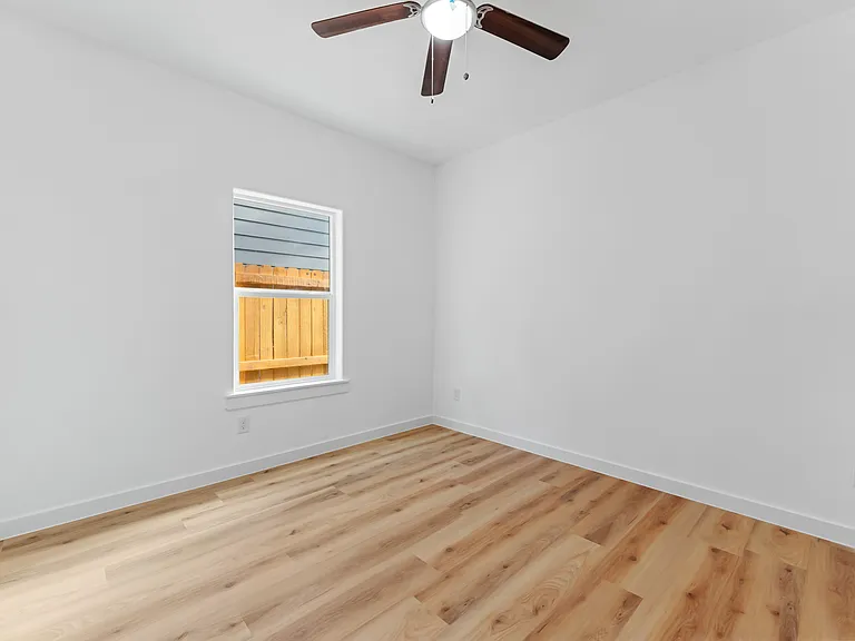 9324 Firnat St #B — Photo 11