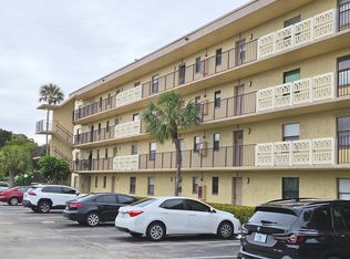 9355 SW 8th St APT 403, Boca Raton, FL 33428