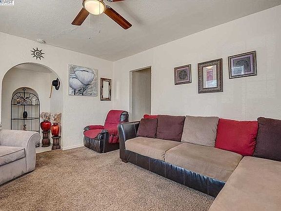 4th image of 940 Mariposa St