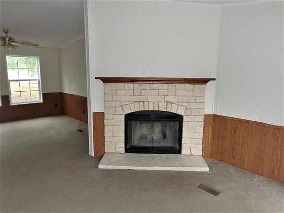 5th image of 108 S Apple St