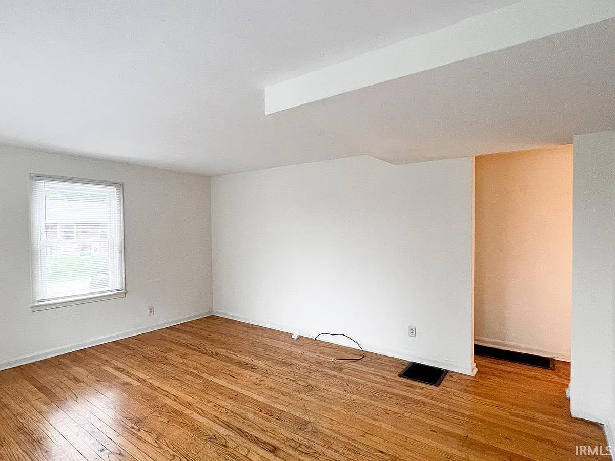 4 bed, 2.0 bath, 1488 sqft, $2,520 — Photo 4