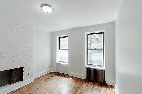 1st image of 407 W 49th St APT 3W