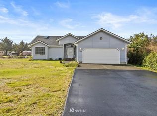 185 N Razor Clam Dr SW, Ocean Shores, WA 98569