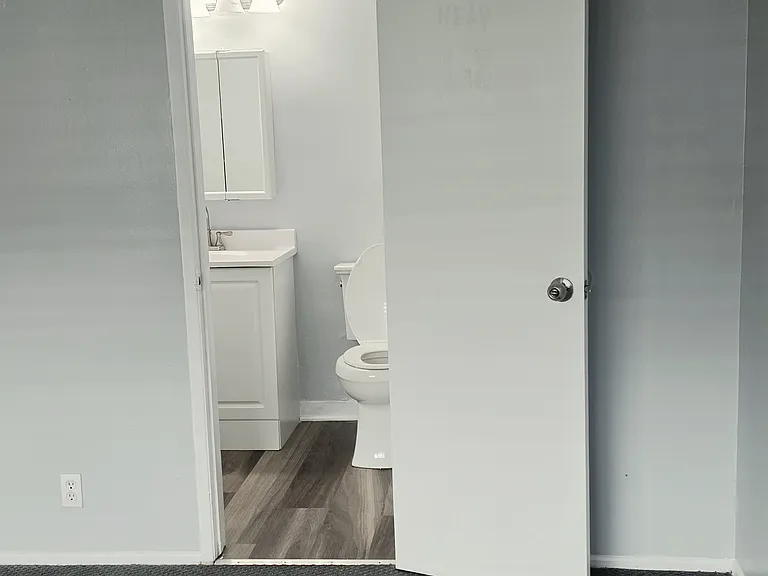 Bedroom 1 entry to bathroom