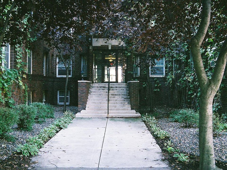 1st image of 610 W Franklin Ave