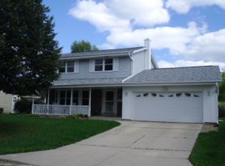 6066 Trail Ridge Dr, Greendale, WI 53129
