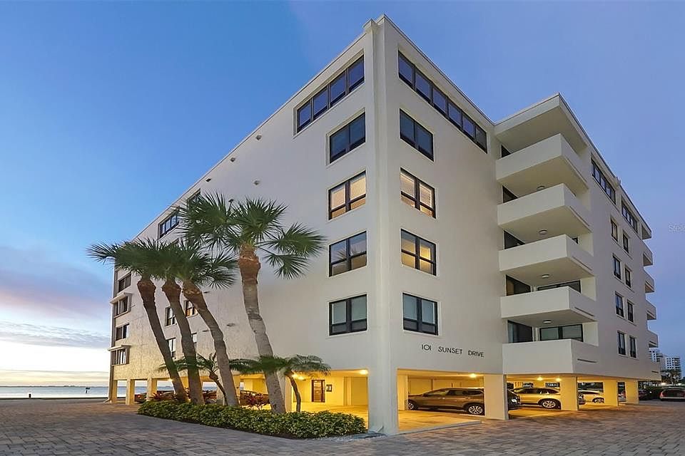 1st image of 101 Sunset Dr APT 301