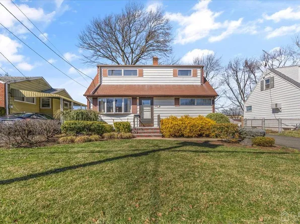 39 Ovington Ave, Edison, NJ 08817