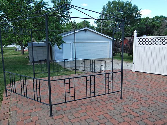 Patio/Garage