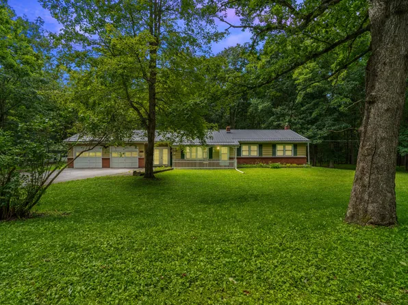 640 Oak St, Sandy Ridge, PA 16677