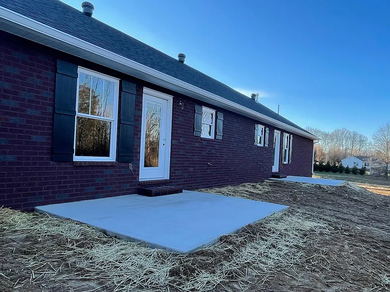 196 Rembrandt Dr — Photo 4