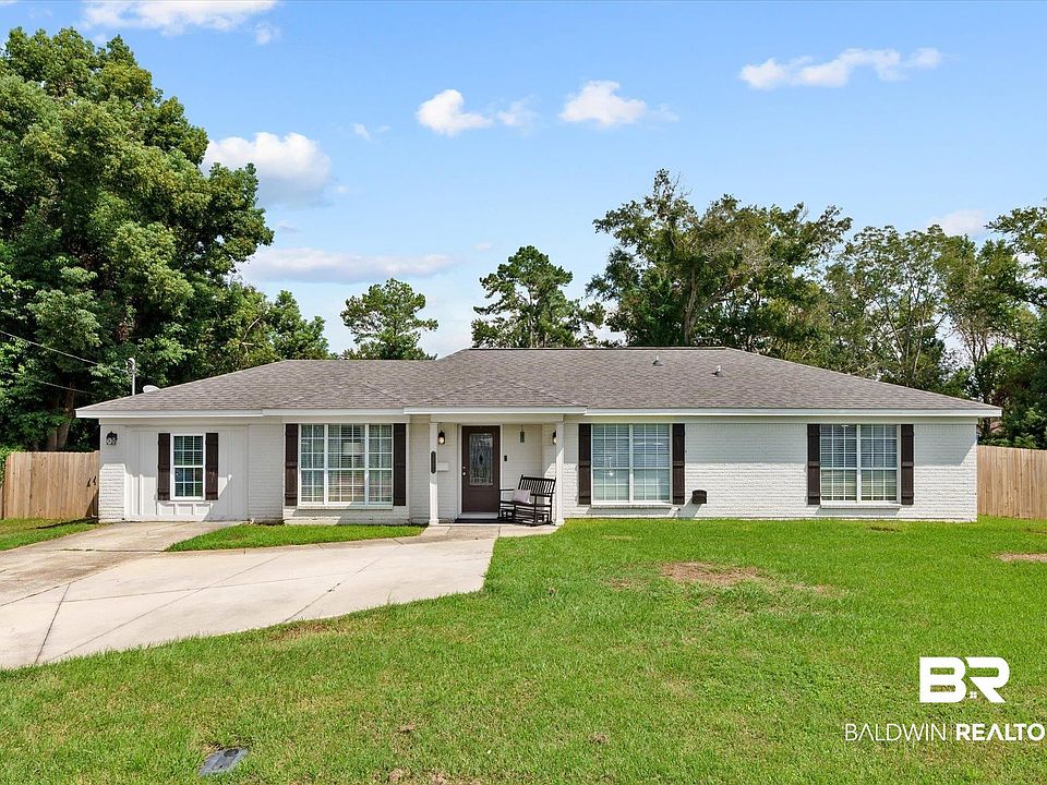 1st image of 15 Magnolia Cir