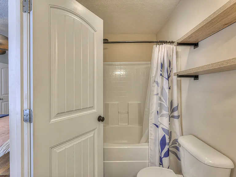 589 Bradburn Village Cir — Photo 23