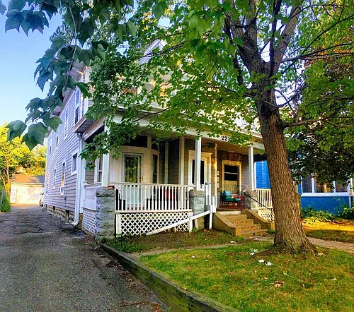 2217 Colfax Ave S #STUDIO Photo 1 2217 Colfax Ave S #STUDIO Photo 1