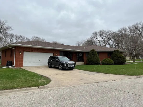 1609 Colonial Dr, Manson, IA 50563